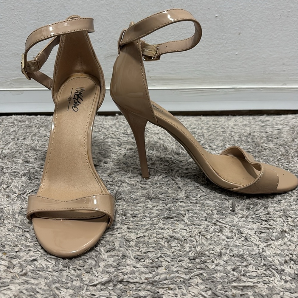 Nude Mossimo stiletto sandals sz 6.5
